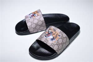 Gucci Leather Slide Sandal with Tiger