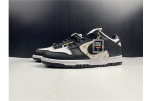 Supreme x Nike SB Dunk Low Stars Black DH3228-102